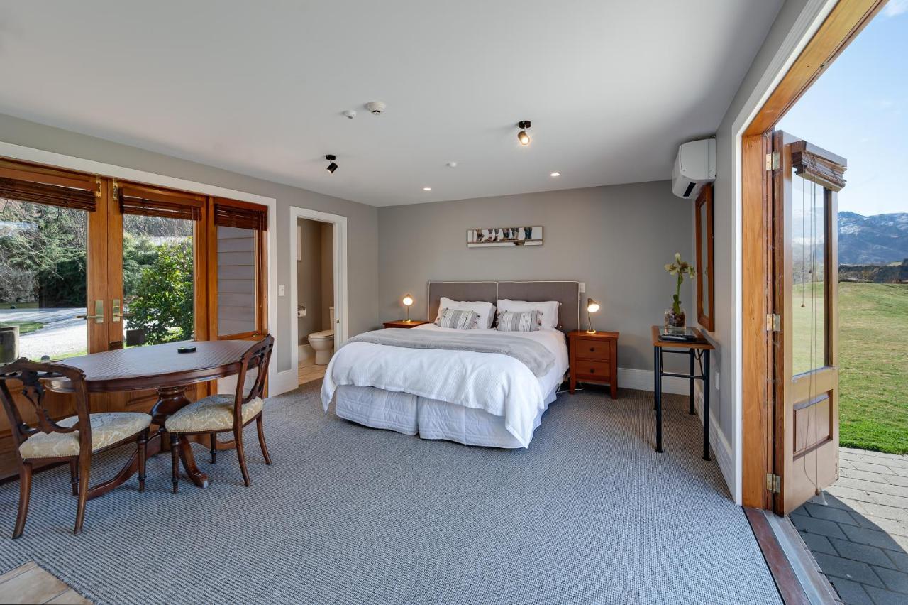 Manata Homestead & * Queenstown
