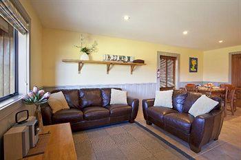 Manata Homestead & *