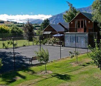 Manata Homestead & Lodge *