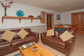 Lodge Manata Homestead &