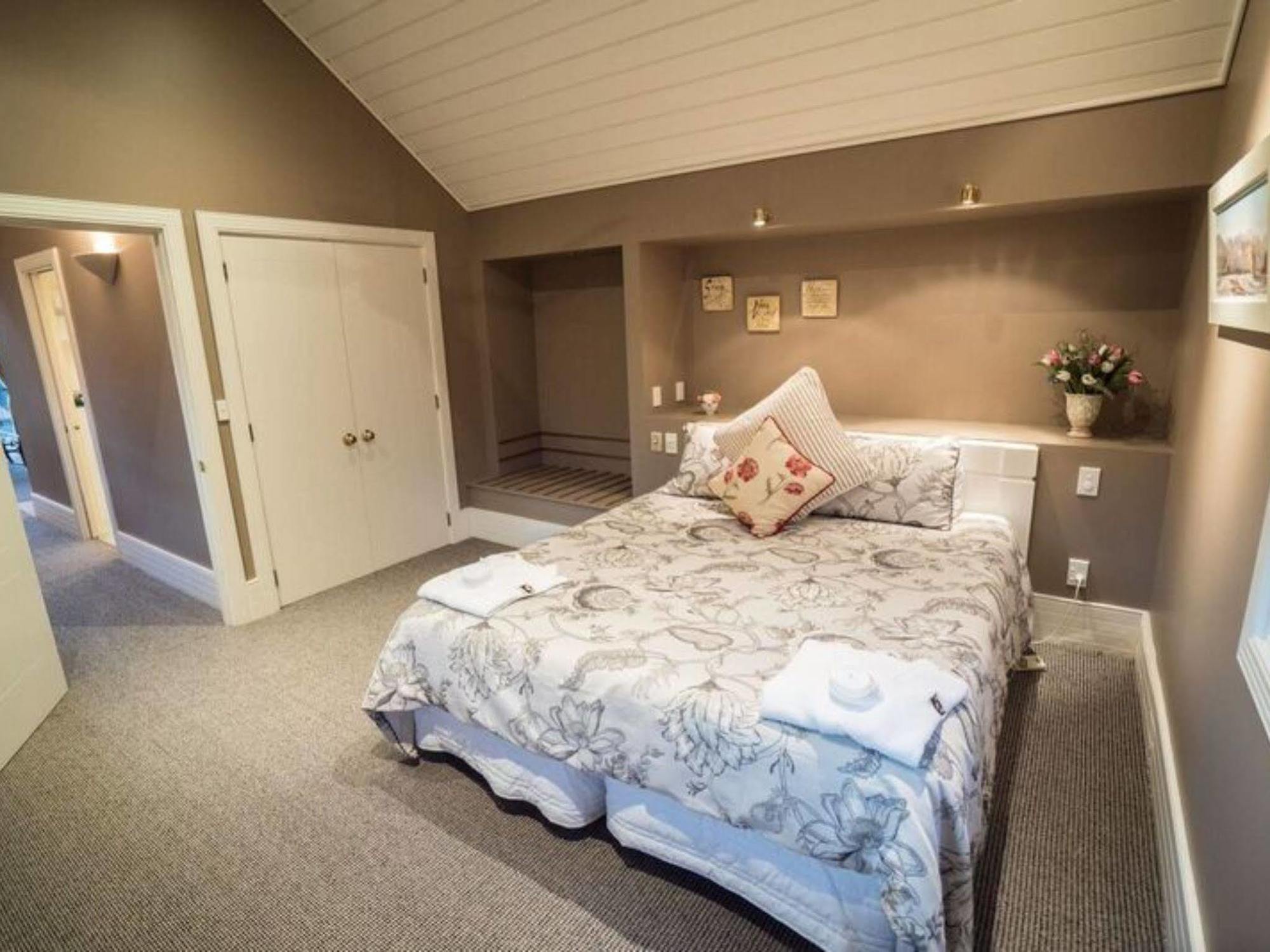 Manata Homestead & Lodge Queenstown